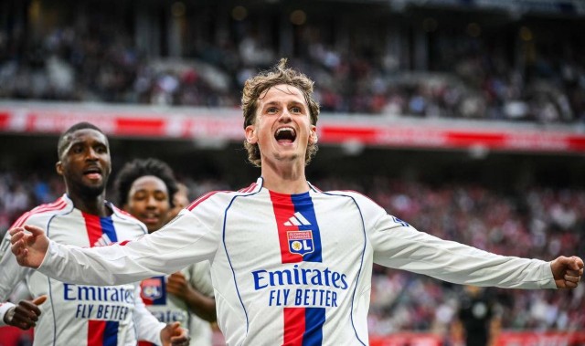 22岁利物浦旧将在法甲再现辉煌：一剑封喉，率队3连胜，冲击榜首