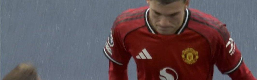 曼联6000万铁腰恐遭清洗！纽卡冬窗欲签曼联新帝星，队友也因阿莫林用人困惑