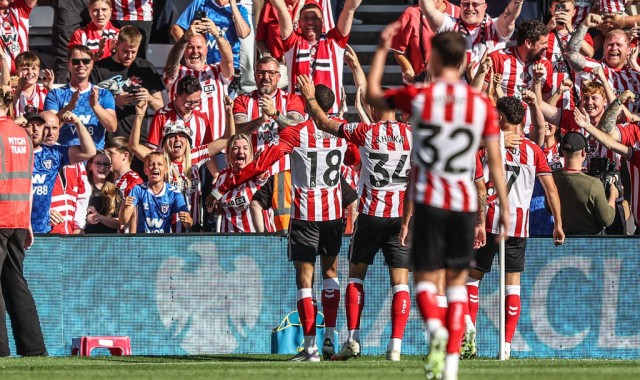 黑猫归来！桑德兰重返英超首秀3球大胜 夏窗豪掷上亿引援