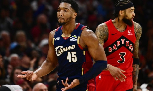 米切尔32分哈登22+10 巴雷特24分骑士胜猛龙总分1-0