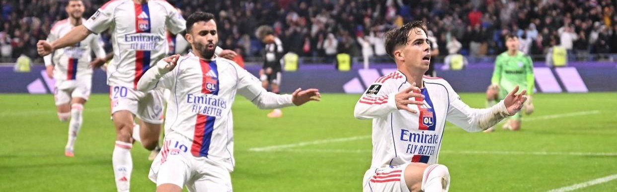 20岁葡萄牙新星世界波助里昂逆转斯特拉斯堡，终结2连败并升至法甲第4