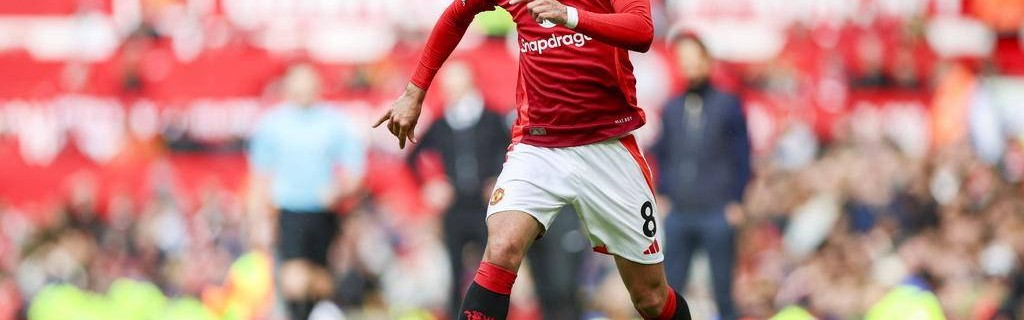 曼联真要散了？B费被曝密会沙特土豪，周薪百万镑！内维斯喊话：快来！