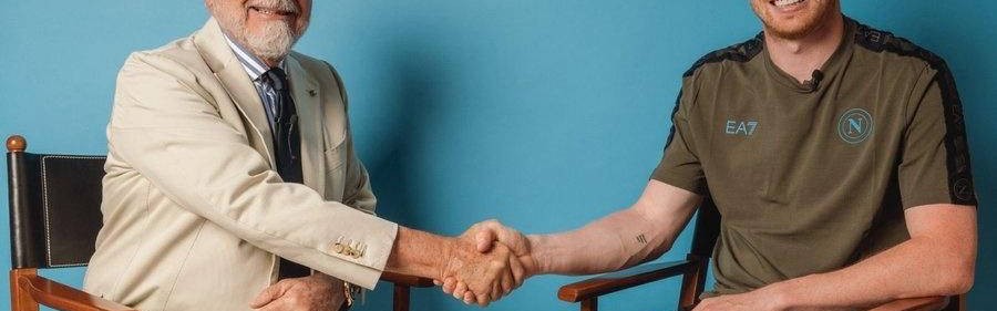 那不勒斯俱乐部宣布签下德布劳内，自由身加盟，年薪1000万欧元