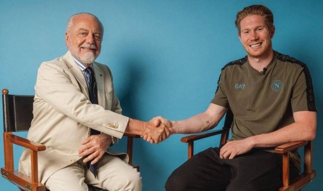 那不勒斯俱乐部宣布签下德布劳内，自由身加盟，年薪1000万欧元