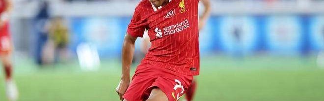 利物浦17岁新星闪耀，与梅西同框刷屏阿迪，绝杀纽卡瞬间燃爆