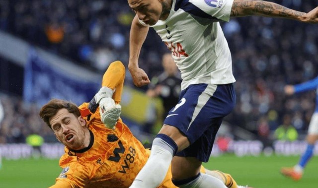 曼联领先险遭逆转，临场调整成败手，后腰隐患暴露全队短板