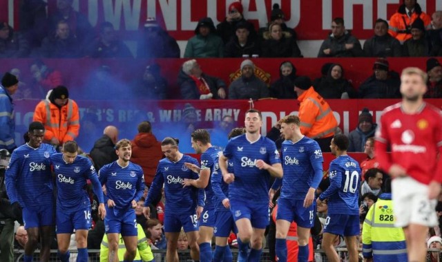 莫耶斯执教埃弗顿爆冷击败曼联，皮克福德六次神扑封神创造历史