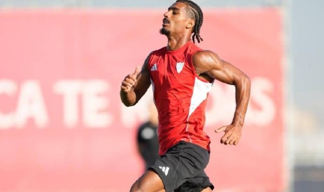 塞维利亚中卫洛伊克·巴代即将转会勒沃库森：德甲防线迎来强援