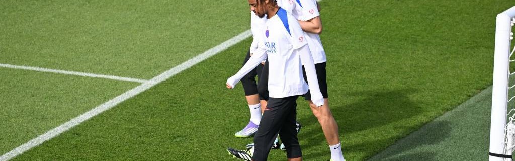 里昂与巴黎圣日耳曼：法甲榜首争夺战愈演愈烈