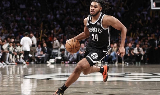 托马斯接受篮网600万资质报价 明年成完全自由球员