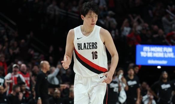 杨瀚森季前赛收官再吃6犯 开季前一盆冷水并非坏事？