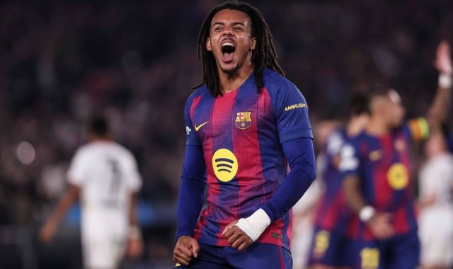 孔德梅开二度刷新纪录 巴萨主场2比1逆转法兰克福